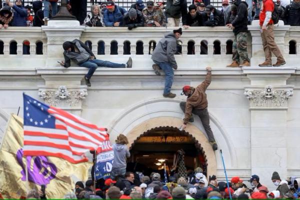 Perusuh 6 Januari yang Diampuni Bebas pada Hari Pertama Trump Menjabat