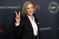 Idap Sindrom Piriformis, Andie MacDowell Bersyukur Pulih dengan Pengobatan Ajaib