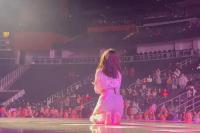Viral, Foto Pertunjukan Camila Cabello Tampil di Arena yang Hampir Kosong