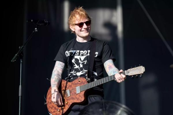 Ed Sheeran Cetak Sejarah sebagai Artis Internasional Pertama yang Tampil di Bhutan