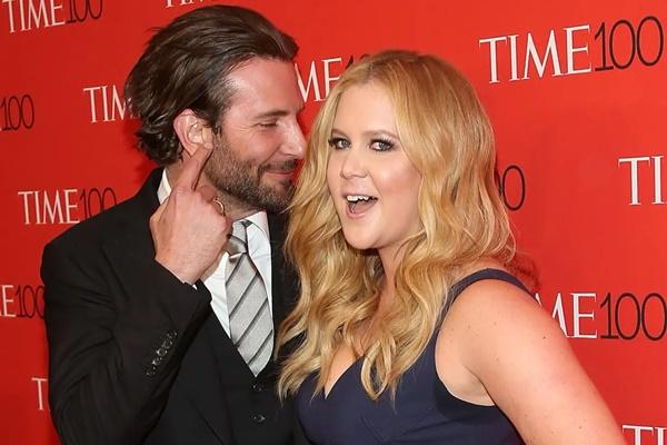 Puji Bradley Cooper Pria Sangat Seksi, Amy Schumer Selalu Canggung Bertemu dengannya