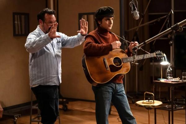 Perankan Bob Dylan dalam A Complete Unknown, Timothee Chalamet Tambah Berat Badan 9 Kg