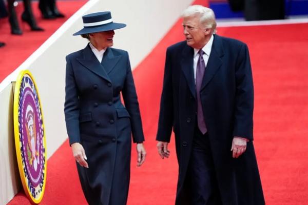 Pakai Tuksedo Hitam saat Pelantikan Donald Trump, Vogue Kritik Melania Trump seperti `Pesulap Lepas`