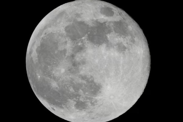 Gunakan Roket Falcon 9, Lonestar akan Tempatkan Pusat Data di Bulan