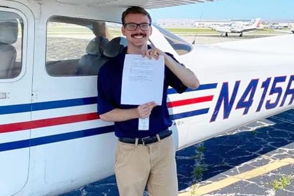 Pilot American Airlines Rencanakan Pernikahan sebelum Tewas dalam Tabrakan Pesawat di Washington DC