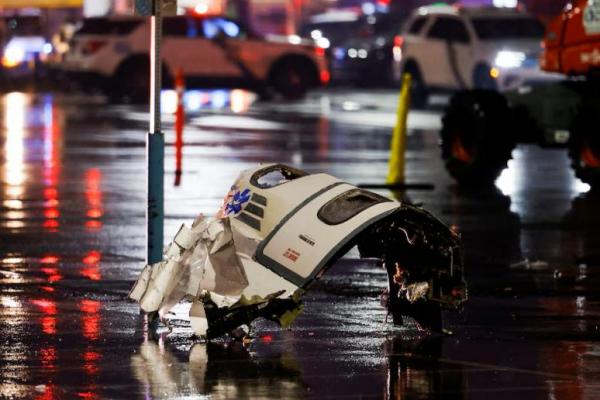 Setidaknya Tujuh Tewas dan 19 Terluka dalam Kecelakaan Pesawat di Philadelphia
