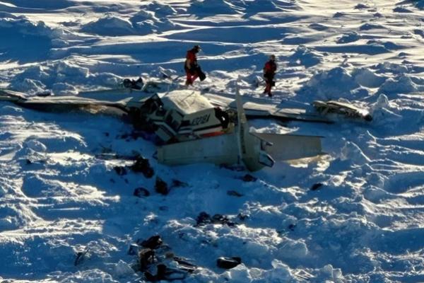 Pesawat Alaska yang Hilang Ditemukan dengan 10 Orang di Dalamnya Diduga Tewas