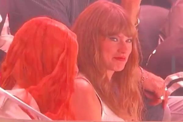 Tampil di Jumbotron Super Bowl 2025, Taylor Swift Dihujat Penonton