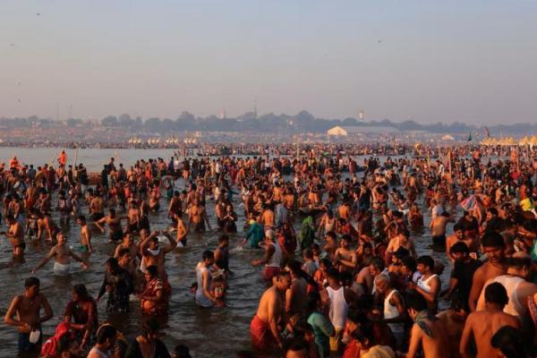 Setelah Puluhan Tewas, 10 Juta Warga India Tetap Ikuti Festival Kumbh Mela