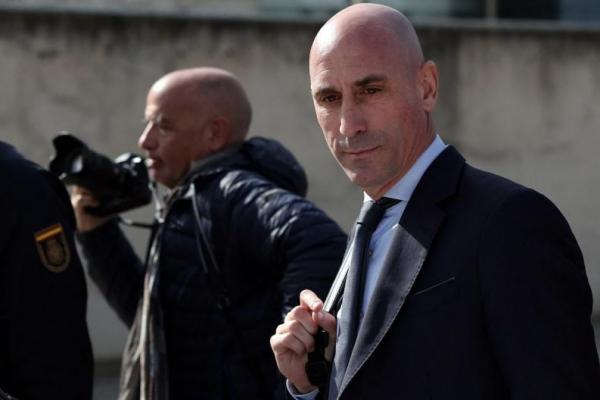 Mantan Bos Sepak Bola Spanyol Rubiales Dijatuhi Hukuman Denda atas Kasus Ciuman