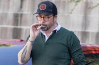 Identitas Ibu dari Bayi Cinta Rahasianya Terungkap, Dave Grohl Terlihat Stres