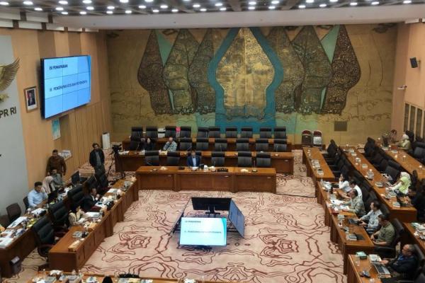 Manfaat Perdagangan Karbon bagi Daerah Dipertanyakan Komisi XII