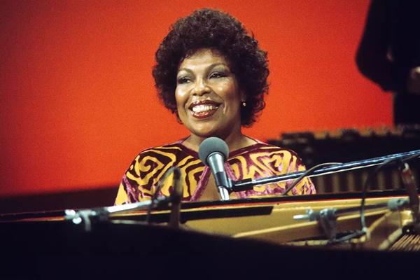 Roberta Flack, Penyanyi `Killing Me Softly with His Song` Meninggal Dunia di Usia 88 Tahun