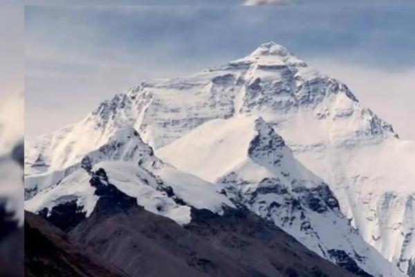 Meninggal di Puncak Cartensz, Dua Pendaki Diterbangkan ke Jakarta 