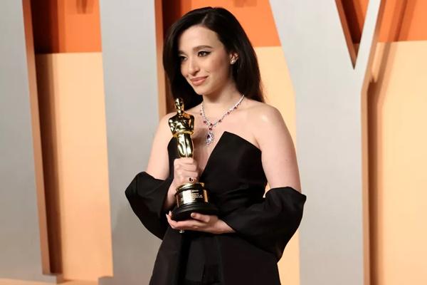 Apakah Aktris Terbaik Oscar 2025 Mikey Madison akan Bintangi Film Star Wars Bersama Ryan Gosling?