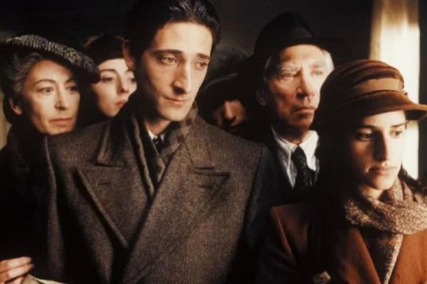 Raih Aktor Terbaik Oscar Dua Kali, Ini Kesamaan Peran Adrien Brody di The Pianist dan The Brutalist
