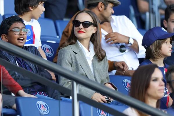 Bercerai dengan Benjamin Millepied, Natalie Portman Kini Move On dengan Pacar Baru Musisi Prancis