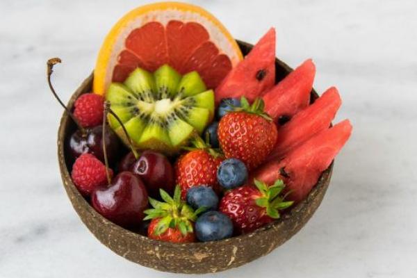 Favorit untuk Berbuka Puasa, Ini Bedanya Es Buah dan Sop Buah