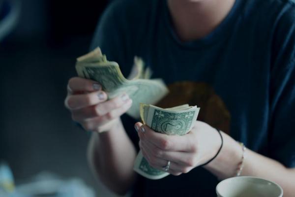 10 Perilaku Buruk Penghambat Rezeki