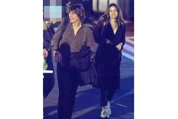 Tom Cruise Kepergok Lagi Jalan Bareng Ana de Armas di London