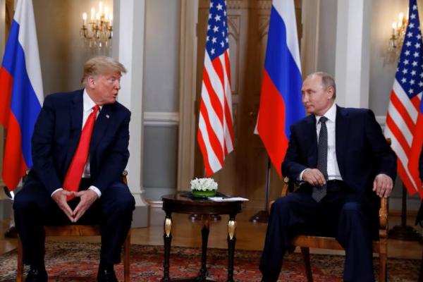 Jajak Pendapat: Warga Amerika Khawatir Trump Terlalu Dekat dengan Rusia