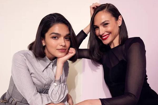 Tak Ada Gal Gadot di Unggahan Foto-foto Rachel Zegler Bersama Kru Film Snow White