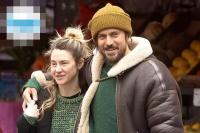 Kejutan! Shailene Woodley dan Aktor Emily in Paris Lucas Bravo Pamer Kemesraan di Kota Cahaya
