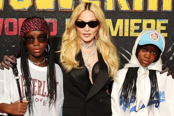 Putri Kembar Madonna Kembali ke Malawi 8 Tahun setelah Diadopsi