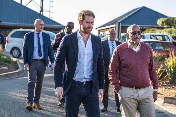 Pangeran Harry Keluar dari Lembaga Amal Afrika yang Didirikan untuk Menghormati Putri Diana
