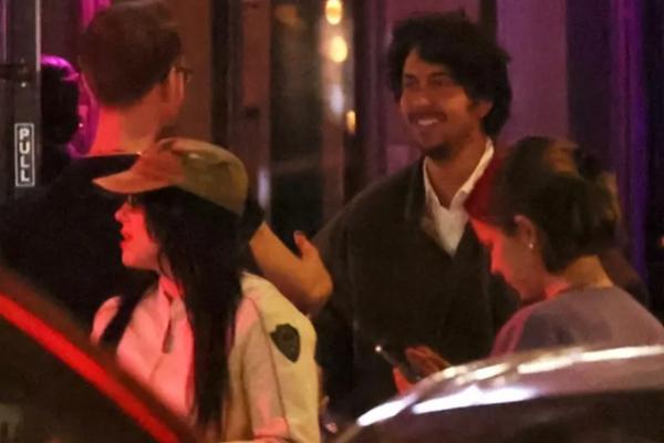 Rumor Sahabat Jadi Pacar, Billie Eilish Tampak Mesra dengan Nat Wolff