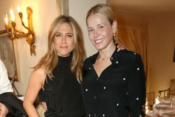 Persahabatan Jennifer Aniston dan Chelsea Handler Retak, Ini Alasannya