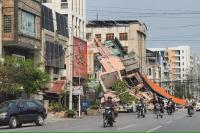 Upaya Penyelamatan Korban Gempa Myanmar Dilakukan dengan Tangan Kosong