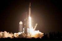 Dipimpin Raja Kripto, SpaceX Luncurkan Kru Astronot Pribadi