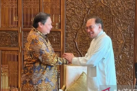 Sikapi Kebijakan Tarif Resiprokal AS, Airlangga Temui Anwar Ibrahim