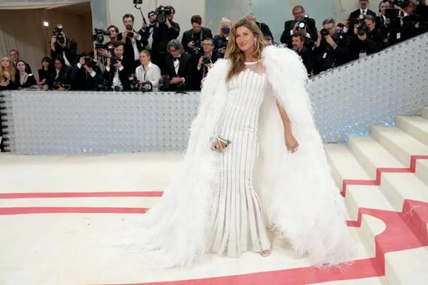 Sambut Kelahiran Bayi Ketiga, Gisele Bundchen Tolak Undangan Met Gala 2025