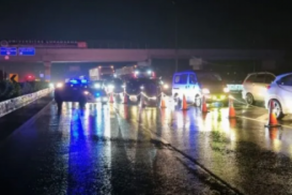 Volume Meningkat, Lalu Lintas Tol Cipularang Dialihkan ke Japek II