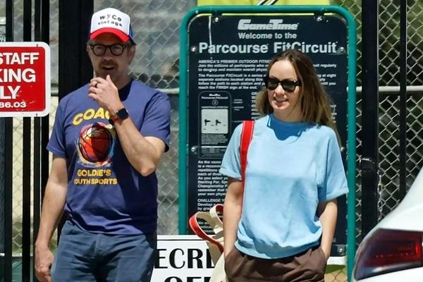 Sempat Ribut soal Hak Asuh Anak, Kini Olivia Wilde dan Jason Sudeikis Tampak Akur