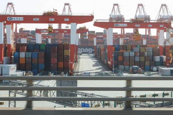 Makin Memanas, Trump Ancam Kenakan Tarif Tambahan 50 Persen untuk China