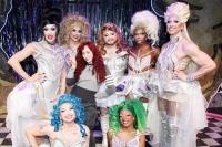 Nonton DRAG: The Musical di Off-Broadway, Chappell Roan Menyamar dengan Jubah Berkerudung