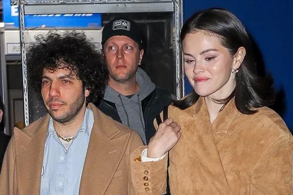 Kencan di Pinggir Lapangan, New York Knicks Sebut Selena Gomez dan Benny Blanca Pasangan Serasi