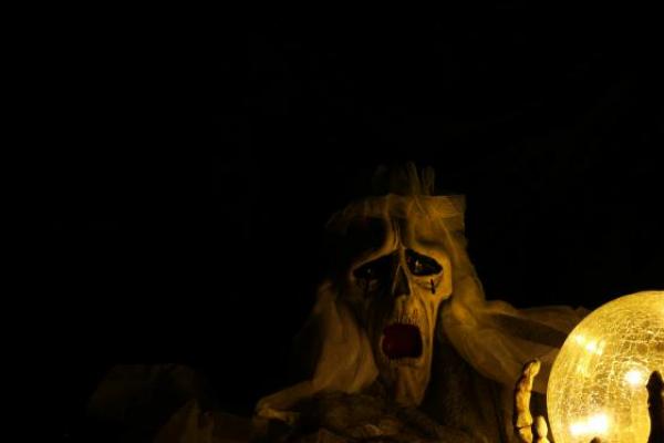 Urban Legend yang Paling Terkenal di Masyarakat Indonesia
