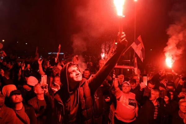Protes anti-Korupsi Serbia Hadapi Unjuk Rasa Ribuan pro-pemerintah