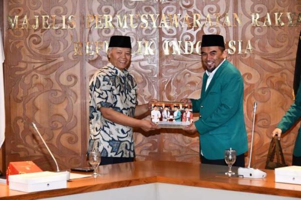HNW Dorong Pesantren Bersinergi dengan NGO Pro Palestina, Ini Tujuannya