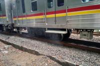KRL Manggarai-Bogor Anjlok Akibat Menemper Mobil di Lintasan Sebidang Cilebut