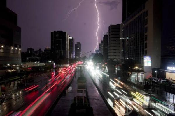 Aksi Pemadaman Lampu Sabtu Malam, Emisi Berkurang 297 Ton