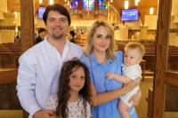 Seratus Hari Menjabat, Trump Cabut Status Hukum Ratusan Ribu Orang