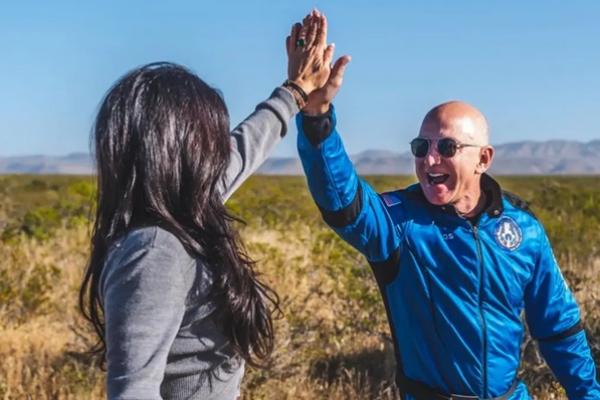 Dua Orang Terkaya di Dunia Jeff Bezos dan Alex Soros akan Gelar Pernikahan di Bulan Juni 2025