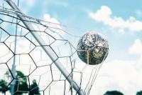 Ilustrasi - bola yang dulu hanya terbuat dari jahitan tangan, sekarang mempunyai teknologi canggih berupa sensor (Foto: Ist)