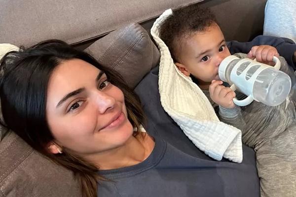 `Bibi Kenny`, Kendall Jenner Jadi Pengasuh Aire Putra Bungsu Kylie Jenner