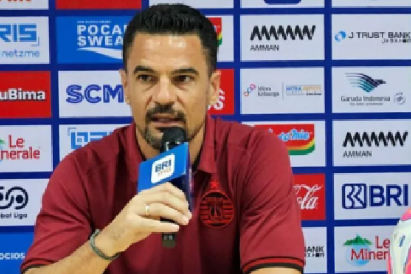 Butuh Perubahan, Persija Pecat Carlos Pena Dari Kursi Pelatih